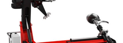 M&B Engineering stellt neue Lkw-Reifenmontagemaschine vor