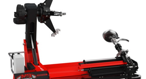 M&B Engineering stellt neue Lkw-Reifenmontagemaschine vor