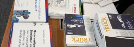 Online-Lehrangebot mit Musterpaketen für Kfz-/Nfz-Mechatroniker