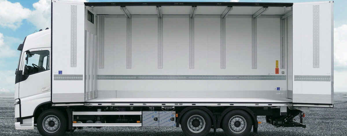 Schmitz Cargobull: Kofferaufbau M.KO Opensider mit Faltwand