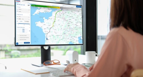DAF mit interaktiven Routensimulator für E-Trucks